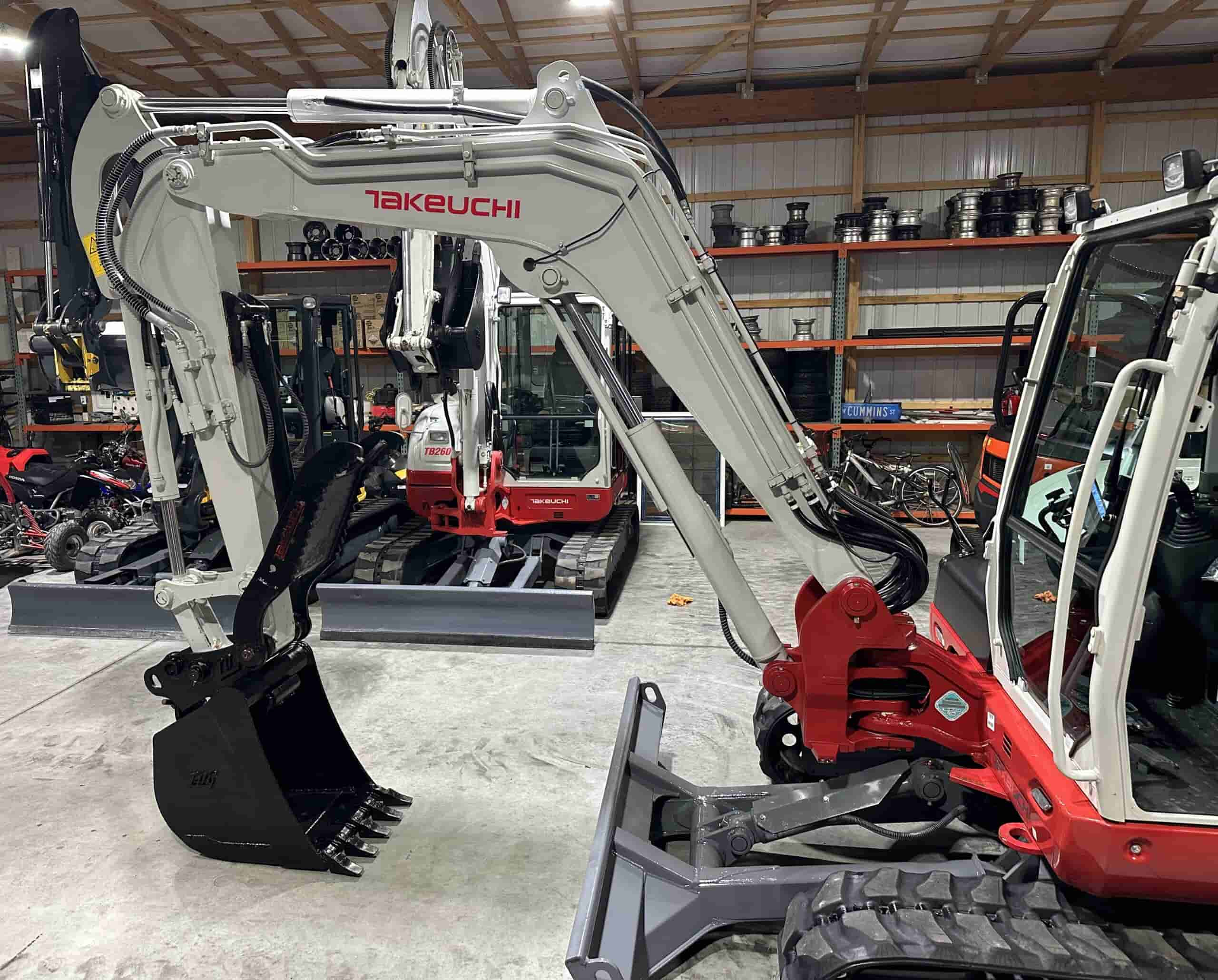 2021 TAKEUCHI TB370
